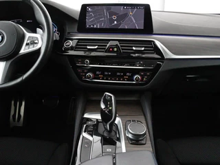 BMW 5 Serie BMW 5-serie 530e iPerformance M-sport | Schuifdak | Camera | Alcantara | Stoelverwarming | Carplay | Elektrische sportstoelen | Full LED | Navigatie | Live Cockpit - afbeelding nr 9