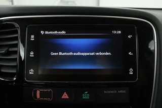 Mitsubishi Outlander Mitsubishi Outlander 2.0 PHEV Pure | Trekhaak | Carplay | Camera |  Half leder | Keyless | Climate control | Cruise control - afbeelding nr 18