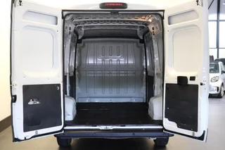 Peugeot Boxer Peugeot Boxer 2.2 BlueHDi 120PK 2x Schuifdeur L2H2 EURO 6 - Airco - Navi - Cruise - Camera - € 15.950,- - afbeelding nr 14