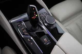 BMW 5 Serie Cruise Control, Navigatie, LEER, Panoramadak, xDrive - afbeelding nr 13