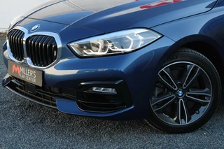 BMW 1 Serie BMW 1-serie 120i Business Edition Plus HEAD-UP LEDER KEYLESS - afbeelding nr 3