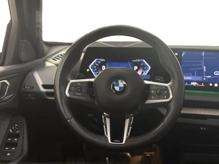 BMW 1 Serie BMW 1-serie 120 | M-Sport Pro | Aero Pakket | Harman/Kardon | Head-Up Display | Pano| Trekhaak | Shadow Line | Cruise Control - afbeelding nr 16