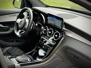 Mercedes-Benz GLC Mercedes GLC-klasse 300e 4MATIC AMG Panoramadak|Camera 360°|Sfeerverlichting|Night pakket|AppleCarplay - afbeelding nr 23
