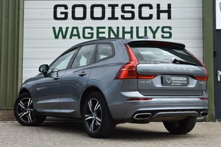 Volvo XC60 Volvo XC60 2.0 T8 Twin Engine AWD R-Design | Pano | Winterpakket | Trekhaak | Camera | - afbeelding nr 3