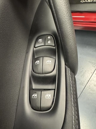 Nissan QASHQAI Nissan Qashqai 1.3 DIG-T Premium Edition Automaat-Trekhaak-Navigatie-Carplay-Cr.contr-Clima-360Camera-Lm.18