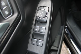 Ford Kuga Ford Kuga 2.5 PHEV ST-Line X | Trekhaak | Navigatie | BLIS | Camera | B&O - afbeelding nr 28