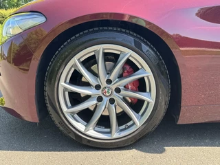 Alfa Romeo Giulia Alfa Romeo Giulia 2.0T 310pk, super netjes!! Veel opties!! - afbeelding nr 16