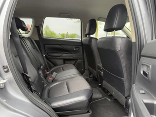 Mitsubishi Outlander Mitsubishi Outlander 2.0 PHEV Business Edition 2e Eigenaar,Navi,Clima,Cruise,Camera,Trekhaak,Dealer Onderhouden,N.A.P,Nieuwe APK Bij Aflevering - afbeelding nr 9
