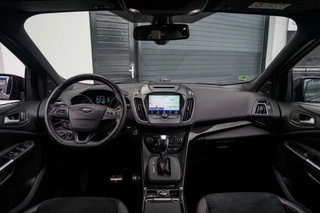 Ford Kuga Ford Kuga 1.5 EcoBoost ST Line PANO / CAMERA / STUURVERWARMING - afbeelding nr 2