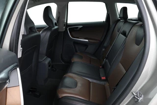 Volvo XC60 Volvo XC60 2.0 T5 Summum | 1e eigenaar | Leder |  Stoelverwarming | Trekhaak | Navigatie | Sportstoelen | Memory | Bluetooth | Climate control - afbeelding nr 8