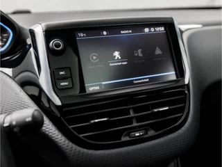 Peugeot 2008 Vol Automaat (PANORAMADAK, APPLE CARPLAY, NAVIGATIE, CAMERA, LEDER, STOELVERWARMING, SPORTSTOELEN, XENON, CLIMATE, CRUISE, NIEUWSTAAT) - afbeelding nr 30