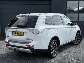 Mitsubishi Outlander Mitsubishi Outlander 2.0 PHEV Business Edition Navi,Trekhaak,Camera,Schuifdak,Leder,Stoelverwarming,Clima,Cruise,Pdc V+A,Lmv,Nieuwe Apk bij Aflevering - afbeelding nr 2