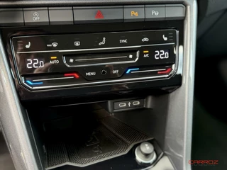 Volkswagen T-Roc Volkswagen T-Roc 1.5 TSI Style Camera ACC Trekh. CarPlay IQ Navi - afbeelding nr 8
