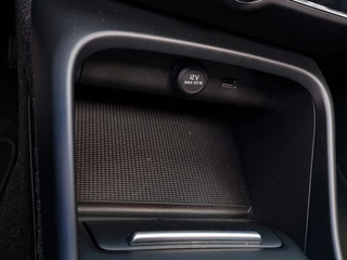 Volvo XC40 Volvo XC40 1.5 T3 157pk Momentum Business Pack Connect | Origineel NL | Navi | Clima | Adap. Cruise | Panorama Schuifdak | Led Koplampen | Pdc V+A+Camera | Rijstrook+Licht+Regensenor | 18''lm - afbeelding nr 17