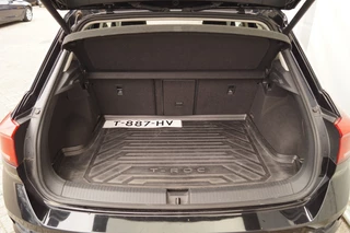 Volkswagen T-Roc Volkswagen T-Roc 1.0 TSI 115pk Style Executive -NAVI-ECC-PDC-ACC- - afbeelding nr 24