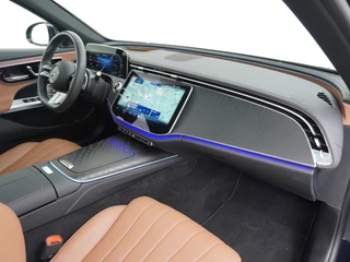Mercedes-Benz E-Klasse Mercedes-Benz E-Klasse 300e AMG // Burmester 4D // Panoramadak // Headup // Distronic // Leder // Memory // 360 Camera // Stoelventilatie // Keyless - afbeelding nr 43
