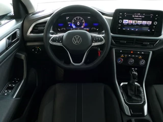 Volkswagen T-Roc Volkswagen T-Roc 1.5 TSI 150PK CARPLAY NAVI STOEL VERW. LED VIR.COCKPIT 03/2024 
