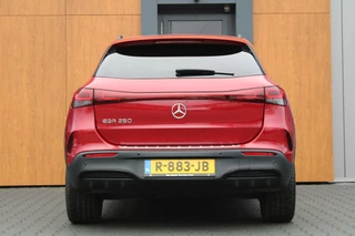 Mercedes-Benz EQA Mercedes EQA 250 AMG Line 67 kWh | Pano | Sportstoelen - afbeelding nr 17