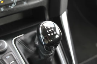 Ford Focus Ford Focus Wagon 1.0 EcoBoost Titanium | Navigatie | Climate Control | Cruise Control | Lichtmetalen Velgen | Voorruitverwarming - afbeelding nr 24