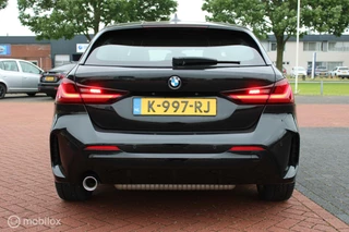 BMW 1 Serie BMW 1-serie 118i M Sport High Executive, Sportstoelen, Carplay, Pdc voor + achter, Stoelverwarming, Cruise, Clima. - afbeelding nr 7