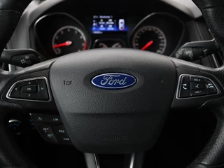 Ford Focus Ford Focus 2.0 ST-3 | Stoel & stuurverwarming |  Recaro sportstoelen | Xenon | Bluetooth | Climate control | Half leder | Cruise control - afbeelding nr 9