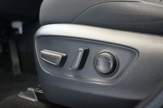 Toyota RAV4 Toyota RAV4 2.5 Plug-in Hybrid AWD // 12-2022 - Trekhaak - Camera - Elek. bestuurderstoel - Stoelverwarming - HUD - Navi - CarPlay & Android Auto - afbeelding nr 30