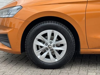 Škoda Fabia Skoda Fabia 1.0 TSI Ambition Clima Carplay Adaptive cruise Navigatie Pdc DAB radio - afbeelding nr 14