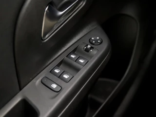 Opel Corsa (DIGITAL COCKPIT, APPLE CARPLAY, GROOT NAVI, CLIMATE, LEDER, GETINT GLAS, KEYLESS, SPORTSTOELEN, ZWART HEMEL, DAB+, CRUISE, NIEUWSTAAT) - afbeelding nr 21