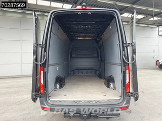 Mercedes-Benz Sprinter Mercedes Sprinter 317 CDI Automaat L3H2 3500KG Trekhaak 170PK Airco Camera Parkeersensoren MBUX CarPlay Euro6 L3 15m3 Airco Trekhaak - afbeelding nr 6