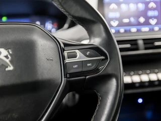 Peugeot 3008 (PANORAMADAK, APPLE CARPLAY, GROOT NAVI, 360 CAMERA, LEDER, GETINT GLAS, SPORTSTOELEN, TREKHAAK, NIEUWE APK, NIEUWSTAAT) - afbeelding nr 20