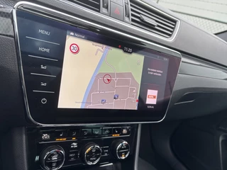Škoda Superb Škoda Superb Combi 1.5 TSI DSG AUT. SPORTLINE BUS. PANODAK / TREKHAAK - afbeelding nr 16