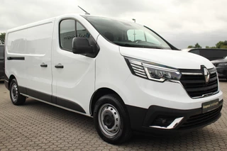 Renault Trafic Renault Trafic 2.0 Blue dCi 136pk T30 L2H1 | Cruise | Carplay/Android | PDC | Lease 501,- p/m - afbeelding nr 4
