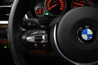 BMW 3 Serie BMW 3 Serie 330e Centennial High Executive Sport Line [SCHUIFKANTELDAK, MEMORY SEATS, ADAPTIVE CRUISECONTROL, STOELVERWARMING, VOL LEDER, HEAD-UP, PDC V+A, BLUETOOTH, CLIMATE CONTROL, NIEUWSTAAT] - afbeelding nr 17
