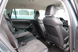 Škoda Kodiaq LED, PDC , Navi, Cruisecontrol, Stoelverwarming , Carplay, Trekhaak . Achteruitrijcamera ,Canton Audio ,LMV,  etc - afbeelding nr 32