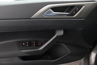 Volkswagen Polo Volkswagen Polo 1.0 TSI Comfortline Business | Navi | PDC | - afbeelding nr 17