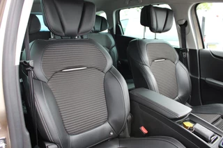 Renault Grand Scénic Renault Grand Scénic 1.3 TCe Bose Automaat | BOSE | 5 Pers | Trekhaak | AGR-Stoelen | Climate Control | Cruise Control | - afbeelding nr 13