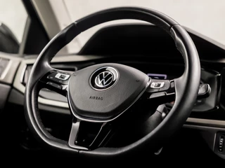Volkswagen Polo Volkswagen Polo 1.0 TSI Sportline Automaat (APPLE CARPLAY, PARKEERSENSOREN, LM VELGEN, GETINT GLAS, SPORTSTOELEN, ADAPTIVE CRUISE, PARKEERSENSOREN, NIEUWSTAAT) - afbeelding nr 18