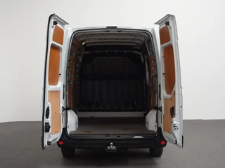 Renault Master Renault Master T35 2.3 dCi 135PK L2H2 Airco Cruise Control Camera Nav PDC V+A Trekhaak 270° Deuren - afbeelding nr 3