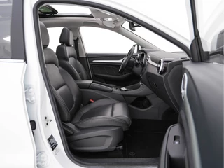 MG ZS-EV (INCL-BTW) *PANO | FULL-LEATHER | CCS-FASTLOADER | KEYLESS | NAVI-FULLMAP | ADAPTIVE-CRUISE | CAMERA | HEATED-SPORT-SEATS | CARPLAY | BLINDSPOT | DAB | LANE-ASSIST | 17