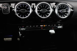 Mercedes-Benz A-Klasse Mercedes-Benz A-klasse 250e AMG | Panoramadak | Stoelverwarming |  Carplay | Navigatie | Full LED | Half leder | Sportstoelen | Park Assist - afbeelding nr 24