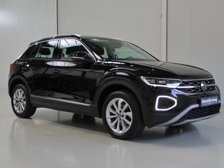 Volkswagen T-Roc Volkswagen T-Roc 1.5 TSI 150pk DSG Style | Acc | Lane | Camera - afbeelding nr 1