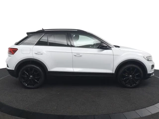 Volkswagen T-Roc Volkswagen T-Roc 1.5 TSI Sport | Virtual Cockpit | Camera | Navi | - afbeelding nr 16