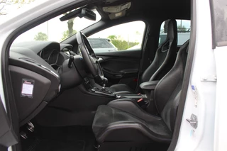 Ford Focus Ford Focus 2.3 RS / Milltek / Recaro Schaalstoelen / Camera / 19'' / Stuurverwarming / DAB / Cruise Control - afbeelding nr 10