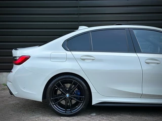 BMW 3 Serie BMW 3 Serie 330i M-PERFORMANCE DAK|HEADUP|360CAM|ACC|INDIVIDUAL - afbeelding nr 16