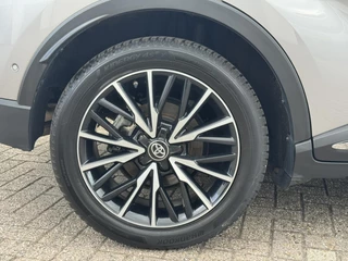 Toyota C-HR Toyota C-HR 1.8 Hybrid First Edition Camera Navigatie Cruise Clima Stoelverwarming Keyless Trekhaak - afbeelding nr 37