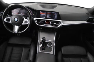 BMW 3 Serie BMW 3-serie 320i High Executive Edition (TREKHAAK, PARKEERSENSOREN, STOELVERWARMING, LEER, NAVIGATIE, NL-AUTO) - afbeelding nr 3