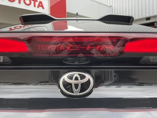 Toyota C-HR Toyota C-HR 1.8 Hybrid 140 Dynamic | Sensoren v/a | Navi | Blindspot - afbeelding nr 24