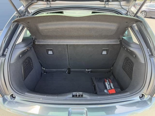 Citroën C3 Citroen C3 1.2 PureTech Exclusive 2e Eigenaar,Navi,Clima,Cruise,Bluetooth,PDC,Elek ramen,Lm velgen,N.A.P,APK tot 10-2025 - afbeelding nr 17