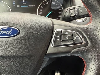 Ford EcoSport Ford EcoSport 1.0 ECOBOOST 125PK ST-LINE HALF-LEER NAVI TREKHAAK AIRCO LMV PDC - afbeelding nr 12