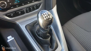 Ford Focus Ford Focus Wagon 1.0 EcoBoost Edition Plus Navi | Trekhaak | PDC V+A | Dist Riem vervangen - afbeelding nr 26